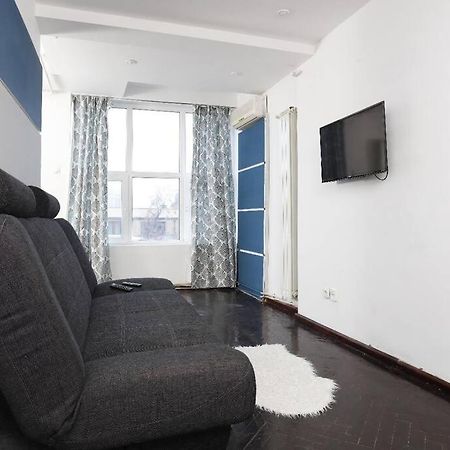 1 Bdrm Apartment In City Center Бухарест Экстерьер фото