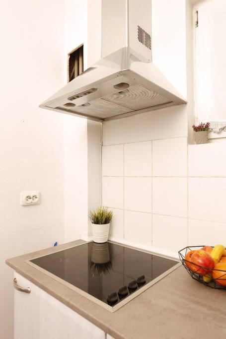 1 Bdrm Apartment In City Center Бухарест Экстерьер фото