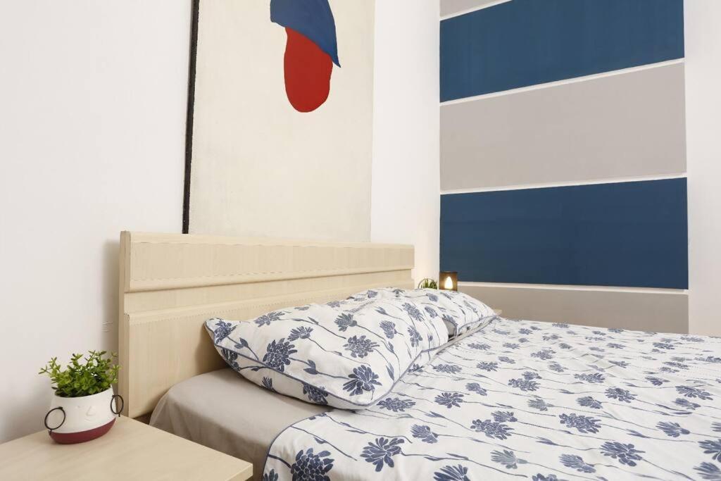 1 Bdrm Apartment In City Center Бухарест Экстерьер фото